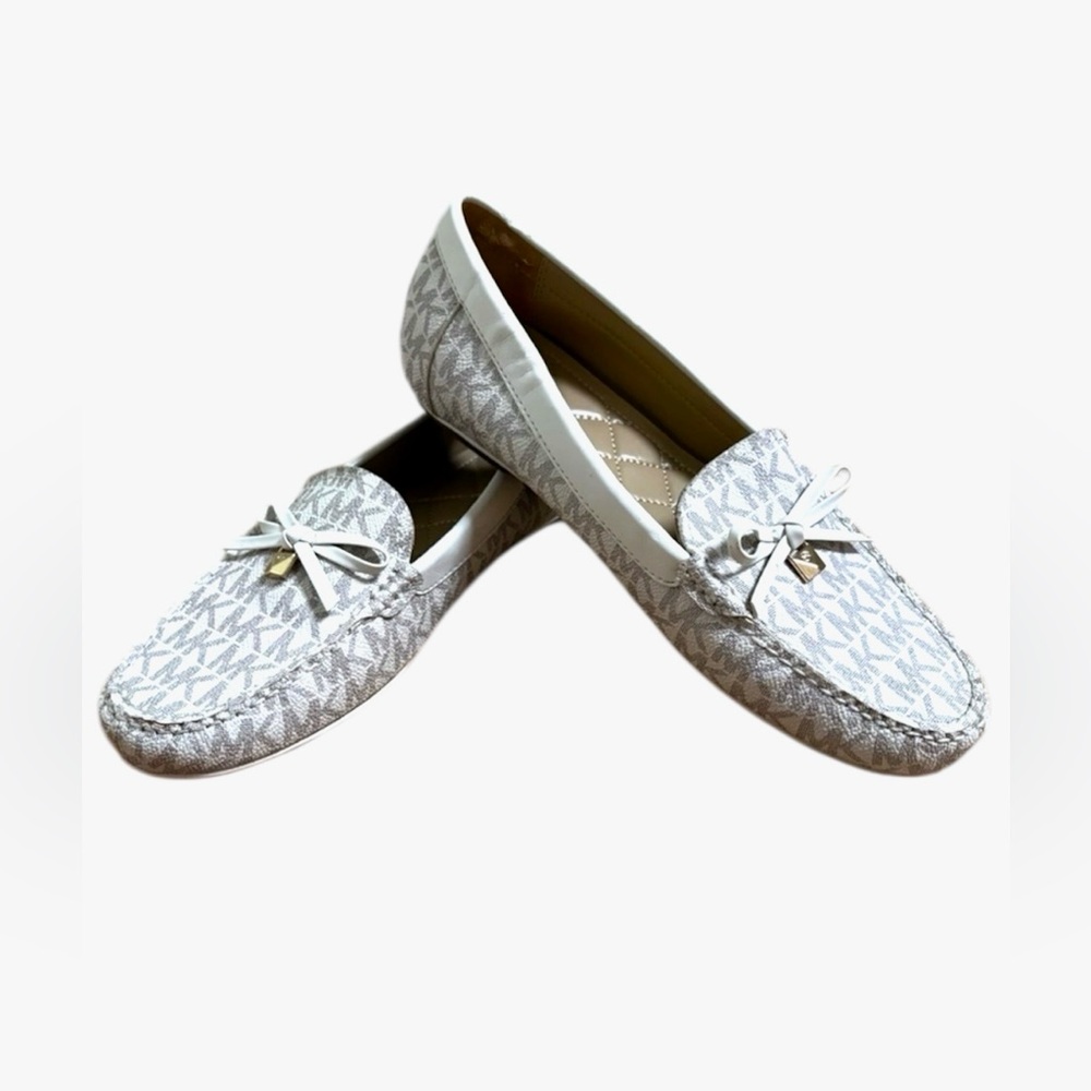 Michael Kors Juliette Logo Moccasins Loafers – Cream – Size 10